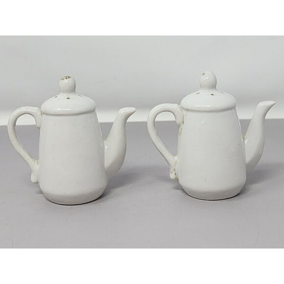 Vintage Red Barrel & White Floral‎ Teapot Salt & Pepper Shakers Set Japan - Picture 4 of 13